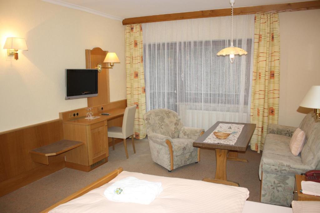 Wald-Hotel Heppe Dammbach Camera foto